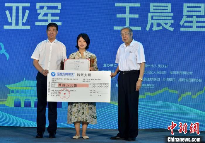 病中的琦琦心情十分低落，苏娜为她做好了牛奶粥，说只要好好养病，马上就会恢复的。